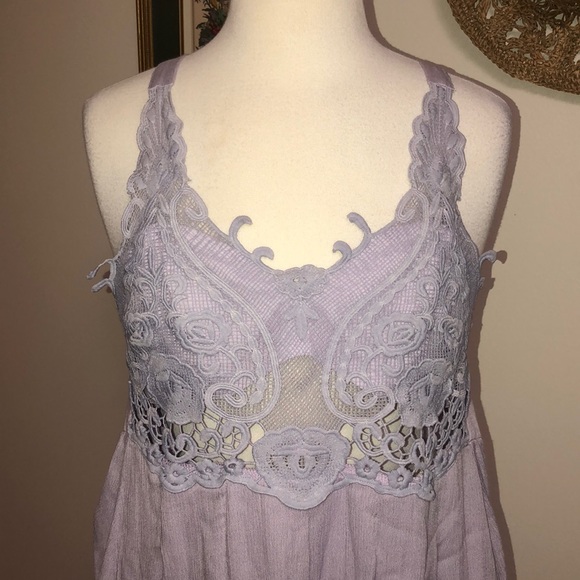 NWOT Violet lace top romper crisscross back - Picture 2 of 3